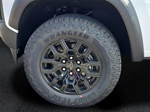 Used 2026 Chevrolet Colorado Trail Boss image 8