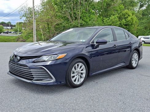 Certified 2022 Toyota Camry LE FWD image 3