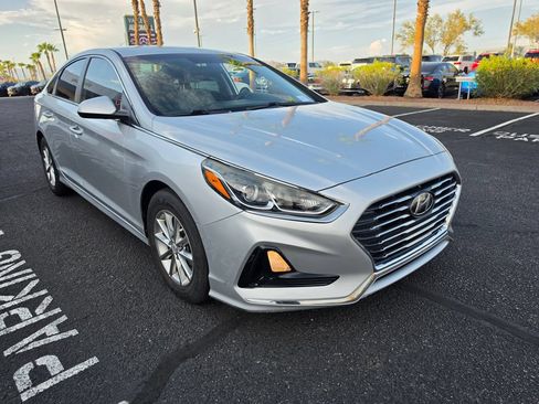 Used 2018 Hyundai Sonata SE FWD image 3