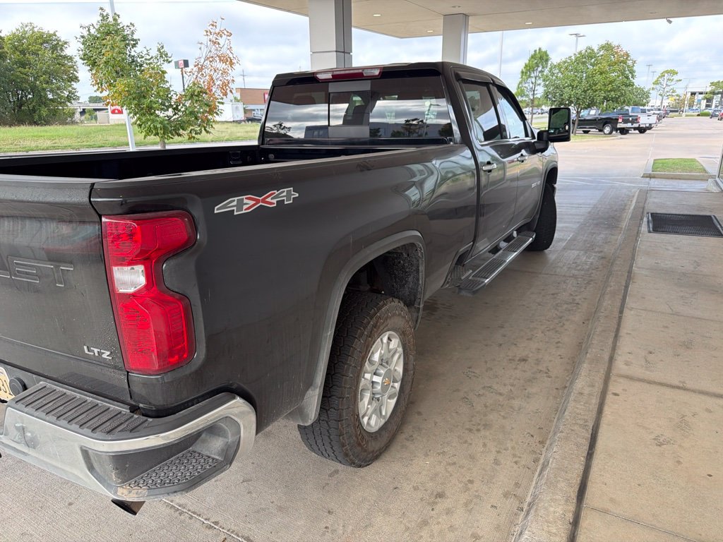 Used 2022 Chevrolet Silverado 3500 LTZ w/ LTZ Convenience Package AWD/4WD image 4