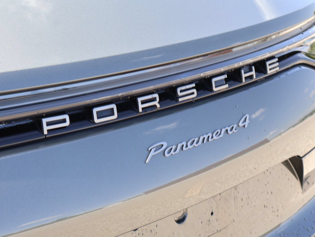 Used 2023 Porsche Panamera 4 Platinum Edition AWD/4WD image 4