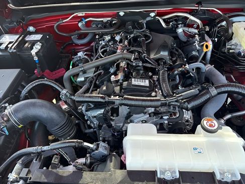 Used 2025 Toyota Tacoma TRD Sport AWD/4WD image 28