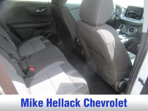 Used 2025 Chevrolet Blazer LT w/ Convenience Package FWD image 12