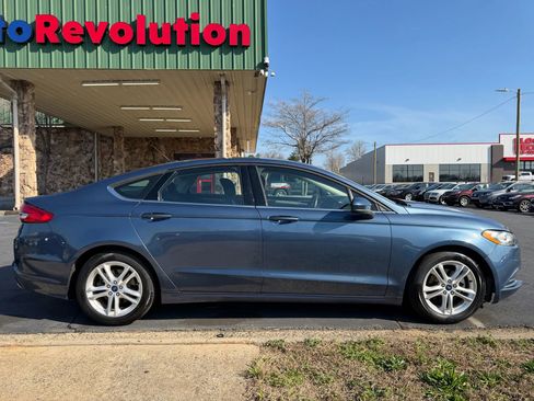Used 2018 Ford Fusion SE image 8