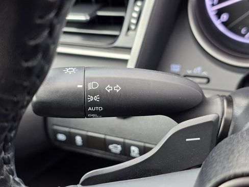 Used 2024 Toyota Camry SE image 34