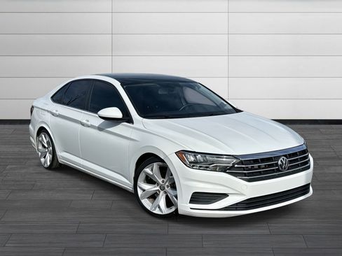 Used 2020 Volkswagen Jetta SE w/ SE Cold Weather Package image 2
