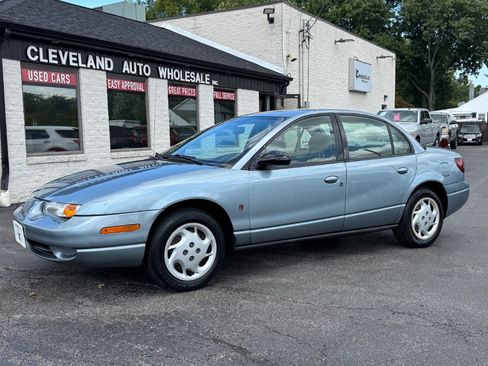 Used 2002 Saturn S-Series SL2 FWD image 1