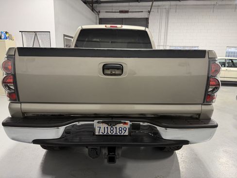 Used 2004 Chevrolet Silverado 1500 w/ Light Duty Power Package image 5