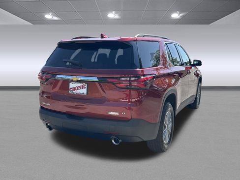 Used 2023 Chevrolet Traverse LT FWD image 3