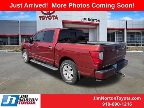 Used 2019 Nissan Titan SV w/ SV Convenience Package RWD image 5