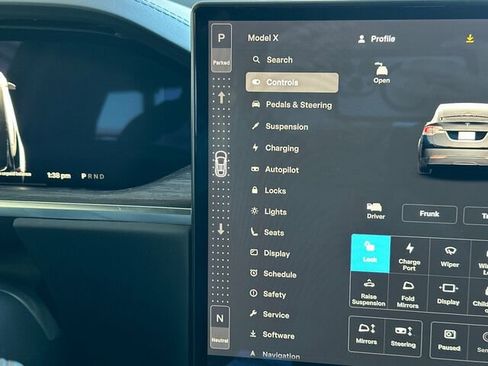 Used 2022 Tesla Model X image 27