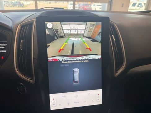 Used 2024 Ford Edge SEL w/ Convenience Package image 2