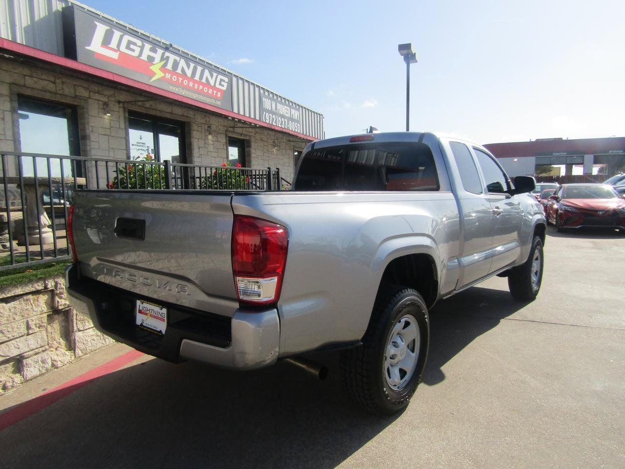 Used 2020 Toyota Tacoma SR w/ SR Convenience Package RWD image 4