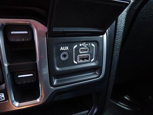 Used 2024 Jeep Wrangler Unlimited w/ Convenience Group AWD/4WD image 16