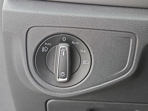 Used 2019 Volkswagen Atlas SE w/ Panoramic Sunroof Package image 27