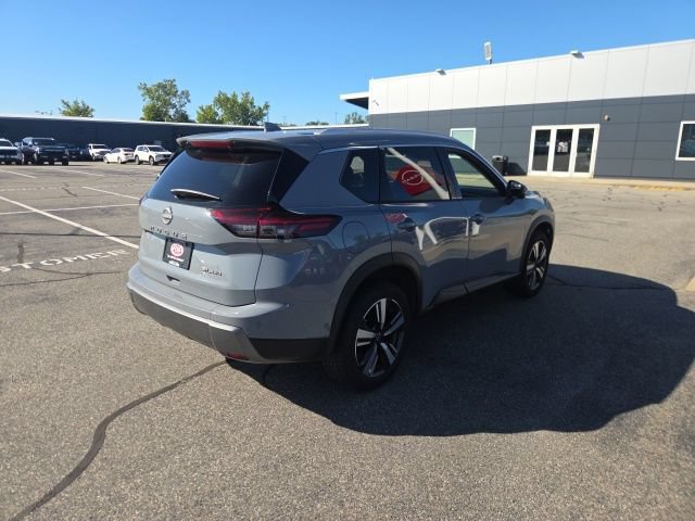Used 2026 Nissan Rogue SL AWD/4WD image 5