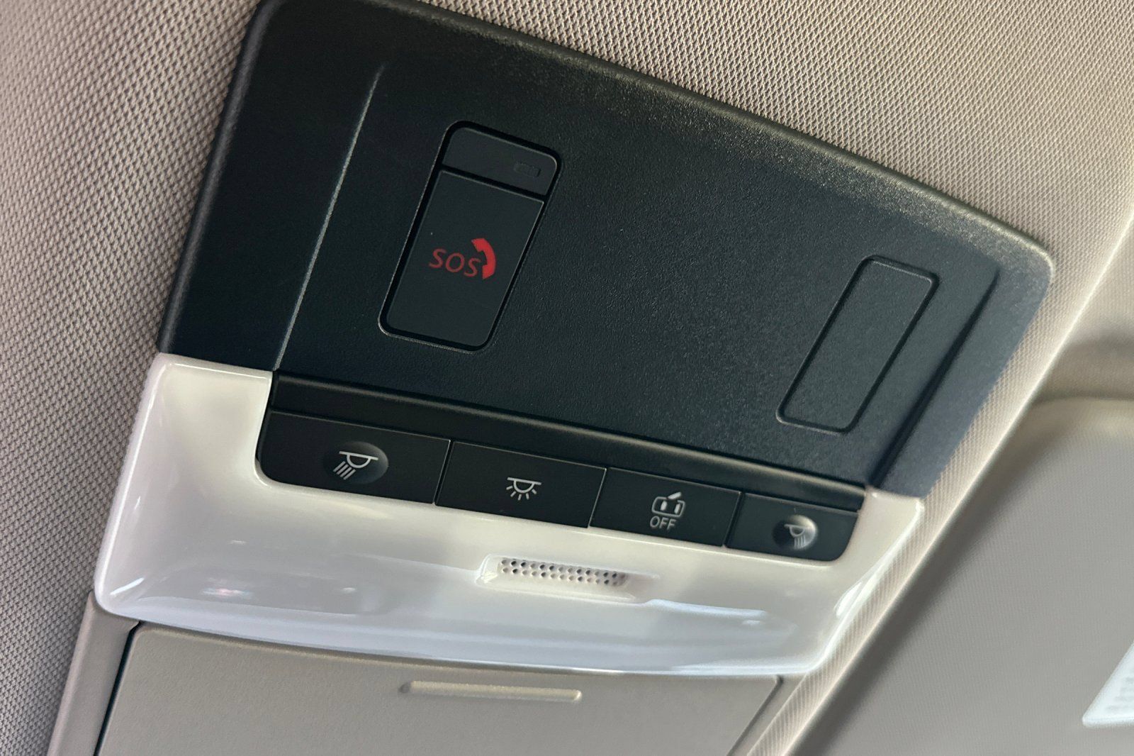 Used 2025 Nissan Rogue SV FWD image 24
