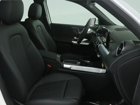 New 2026 Mercedes-Benz GLB 250 image 7