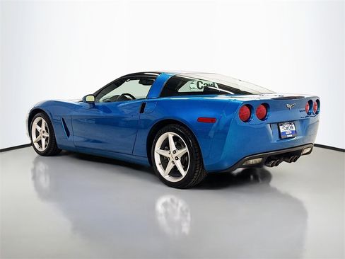 Used 2011 Chevrolet Corvette Coupe w/ 1LT image 4