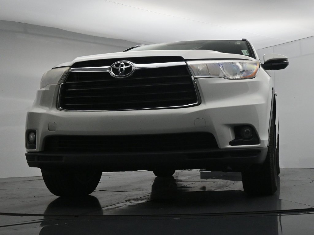 Used 2016 Toyota Highlander XLE AWD/4WD image 19
