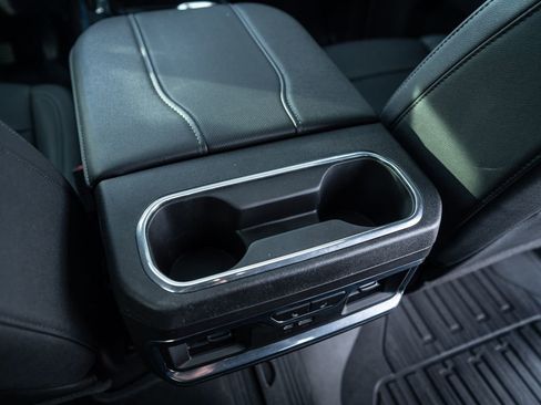 Used 2024 GMC Sierra 1500 SLT image 47