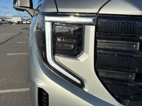 Used 2025 GMC Sierra 1500 Elevation w/ Elevation Premium Package image 12