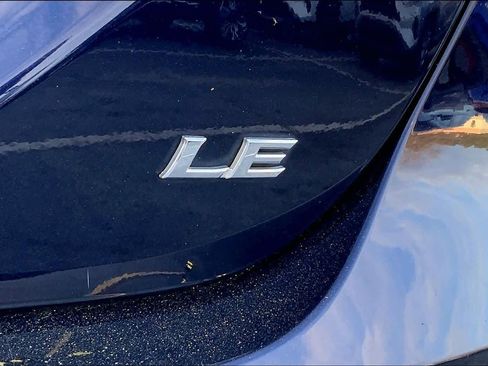 Used 2021 Toyota Camry LE image 10