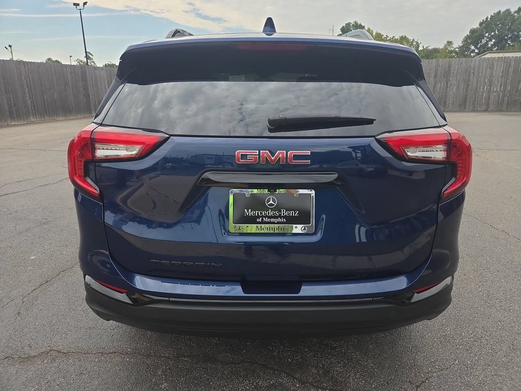 Used 2023 GMC Terrain SLT w/ Elevation Edition FWD image 4