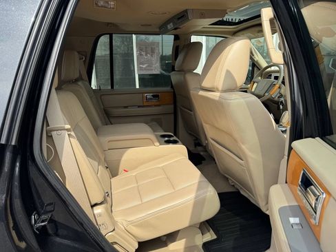 Used 2010 Lincoln Navigator 4WD image 14