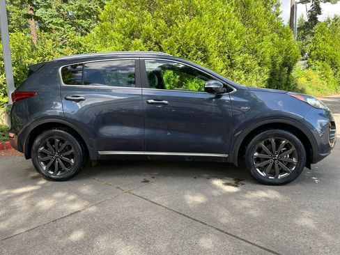 Used 2019 Kia Sportage EX w/ EX Sport Appearance Package AWD/4WD image 3