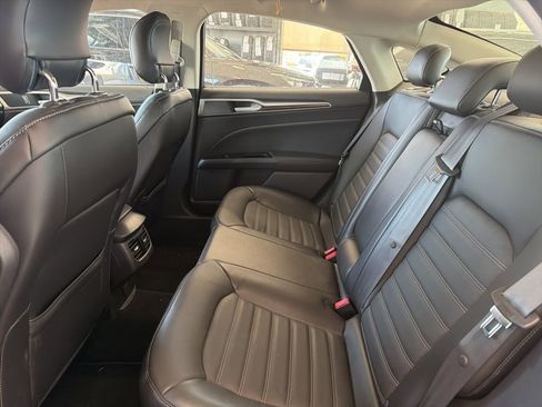 Used 2014 Ford Fusion SE w/ Equipment Group 202A FWD image 11