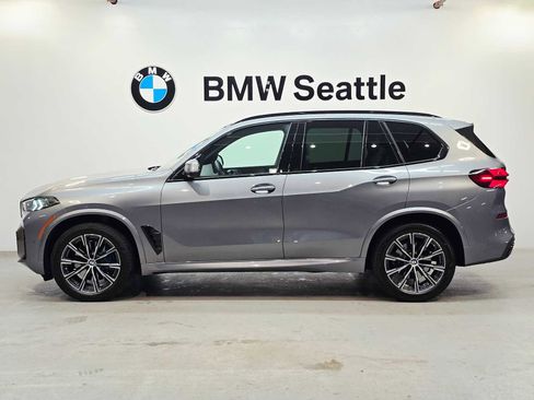 Used 2025 BMW X5 xDrive40i w/ M Sport Package image 3