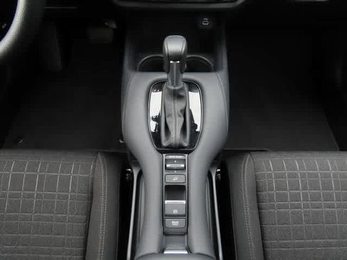 Certified 2025 Honda HR-V LX image 21