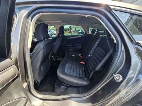 Used 2018 Ford Fusion SE FWD image 22