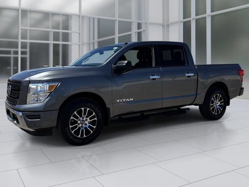 Certified 2021 Nissan Titan SV w/ SV Convenience Package RWD image 2
