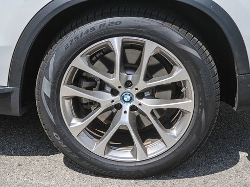 Used 2025 BMW X5 xDrive50e w/ Climate Comfort Package AWD/4WD image 8