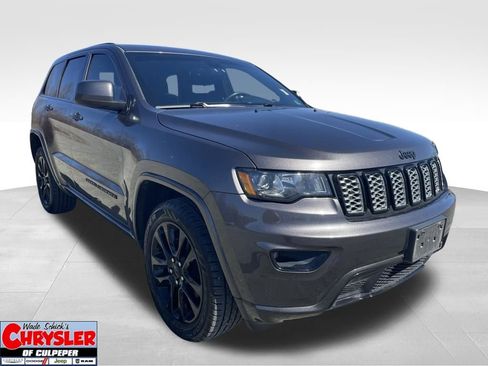 Used 2018 Jeep Grand Cherokee Altitude image 1