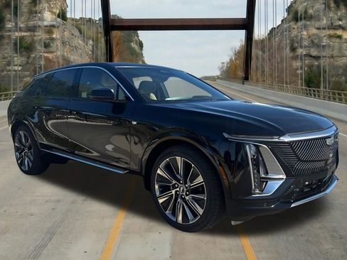New 2026 Cadillac Lyriq Signature Luxury w/ Nappa Leather Package AWD/4WD image 1