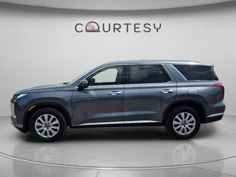 Used 2024 Hyundai Palisade SEL FWD image 2