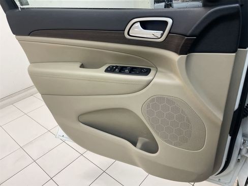 Used 2014 Jeep Grand Cherokee Laredo w/ Quick Order Package 23E image 13