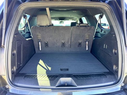 Used 2024 GMC Yukon XL SLT image 8