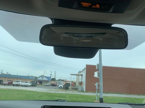 Used 2025 Toyota Corolla LE image 19