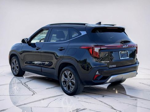 Used 2024 Kia Seltos S image 4