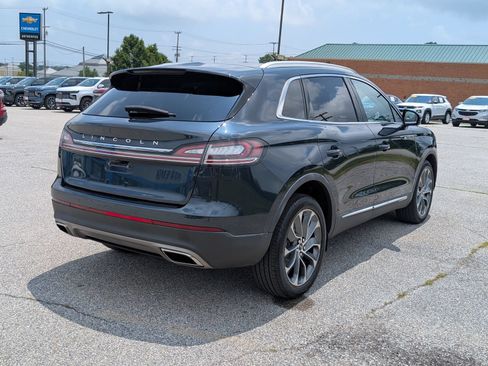 Used 2022 Lincoln Nautilus Reserve AWD/4WD image 3