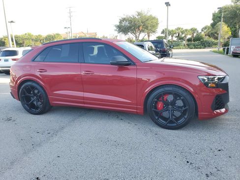 Certified 2025 Audi RS Q8 performance AWD/4WD image 3
