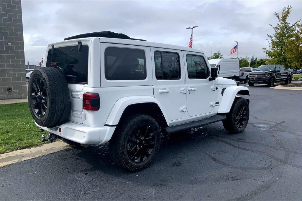 Used 2021 Jeep Wrangler Unlimited Sahara AWD/4WD image 6