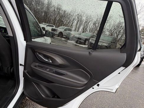 Used 2023 GMC Terrain SLE w/ Driver Convenience Package image 19