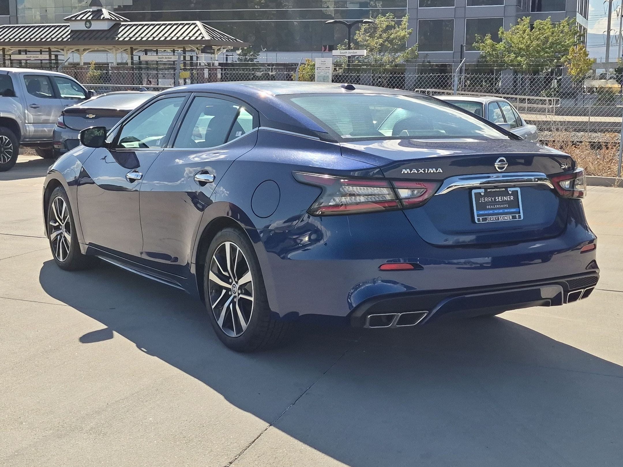 Used 2022 Nissan Maxima SV w/ Floor Mat Group FWD image 4