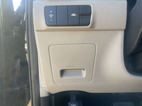 Used 2022 Kia Sportage LX image 19