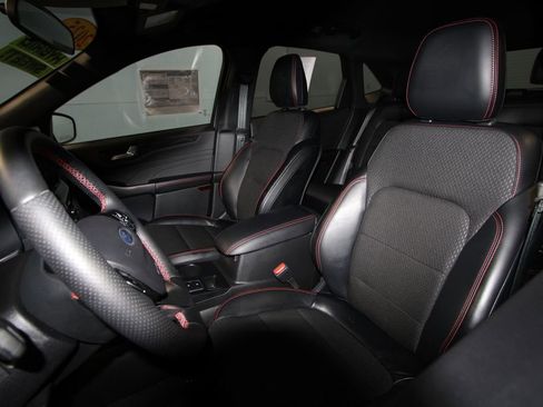 Used 2025 Ford Escape ST-Line w/ Equipment Group 301A image 4